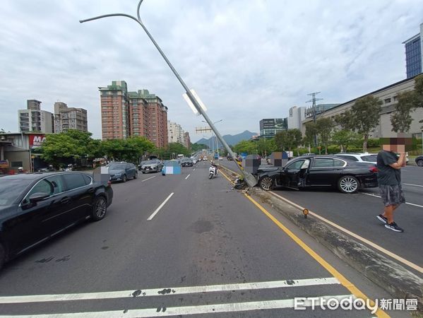 ▲▼北投區大度路三段車禍。（圖／記者黃宥寧翻攝）