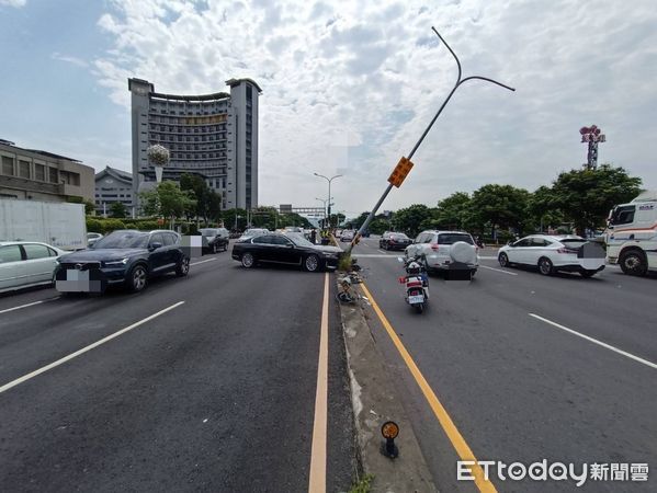 ▲▼北投區大度路三段車禍。（圖／記者黃宥寧翻攝）