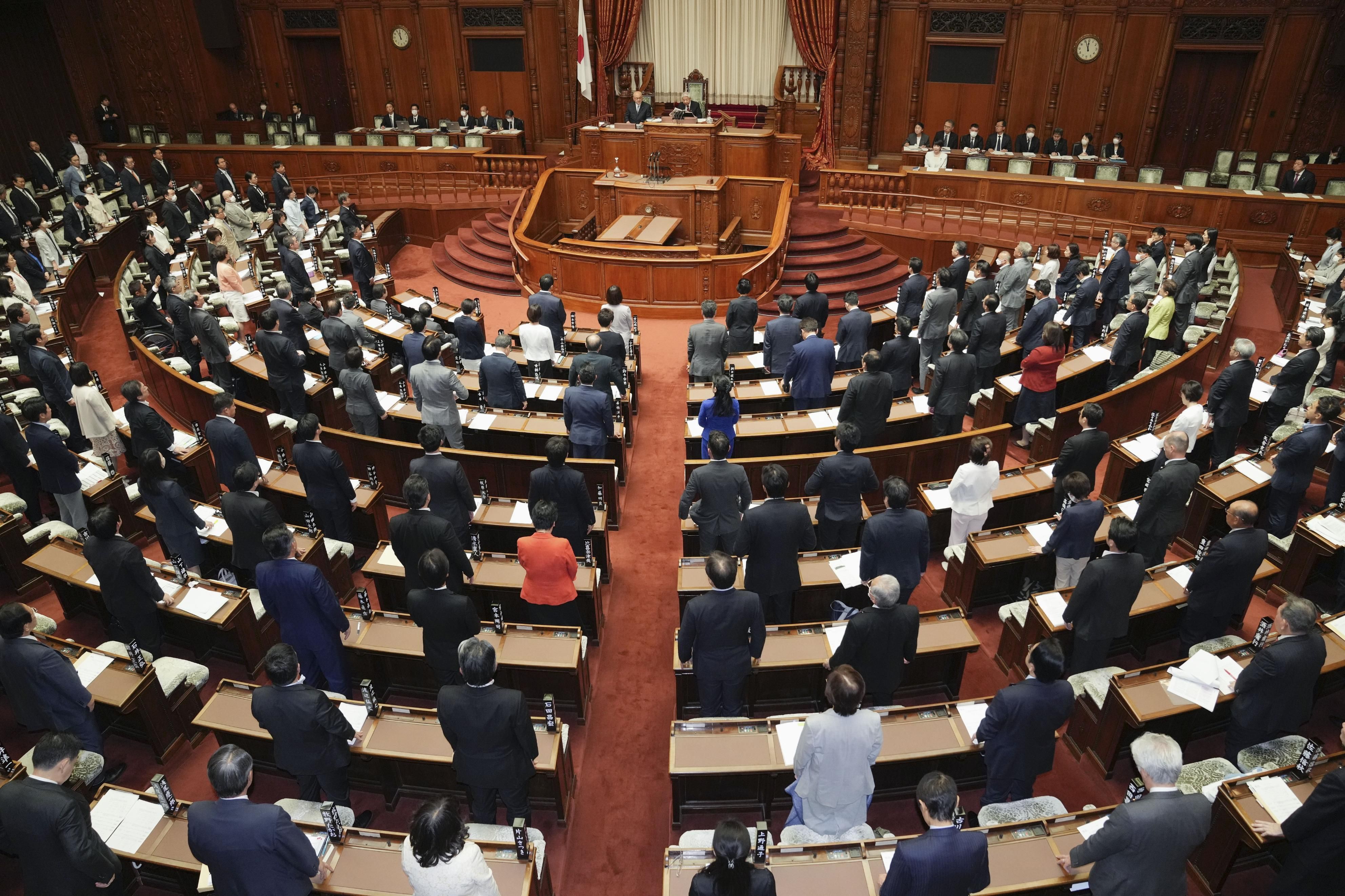 ▲▼日本參議院針對民法修正「共同親權」進行表決。（圖／達志影像）