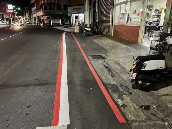 ▲花壇鄉出現奇特標線。（圖／民眾提供）