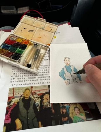 ▲表揚已故模範母親，蘇俊賓暖心致贈手繪畫作