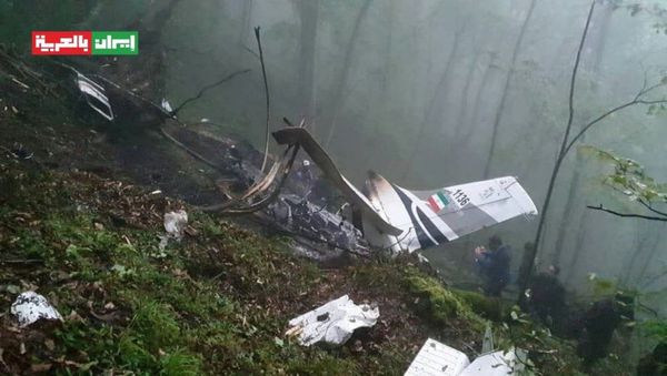 ▲▼伊朗總統墜機後的殘骸畫面。（圖／翻攝自X）