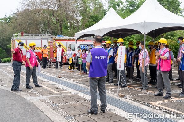 ▲台南市消防局第一大隊柳營分隊與柳營區尖山埤渡假村，20日辦理防災抗震指導演練。（圖／記者林東良翻攝，下同）