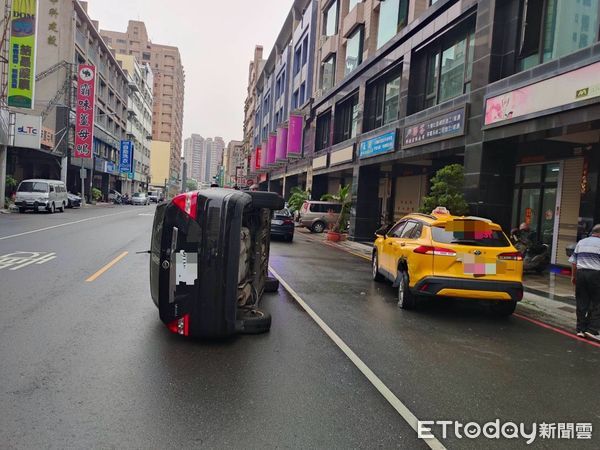 ▲▼左營車禍             。（圖／記者陳宏瑞翻攝）