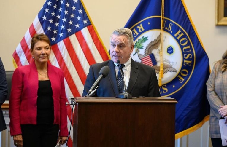 ▲▼             。（圖／翻攝自repchrissmith／instagram）