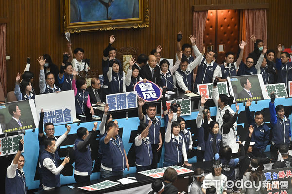 ▲▼立法院院會，國民黨團夾席次優勢通過本次院會不再受理散會動議。（圖／記者李毓康攝）