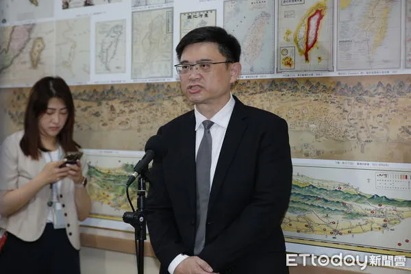 ▲▼民進黨籍立委賴瑞隆就立院衝突問題接受媒體聯訪。（圖／記者湯興漢攝）