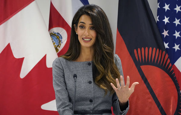 ▲▼出身黎巴嫩的英國人權律師阿瑪爾克隆尼（Amal Clooney）。（圖／達志影像／美聯社）