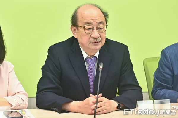 ▲▼柯建銘出席民進黨立院黨團輿情回應記者會。（圖／記者李毓康攝）