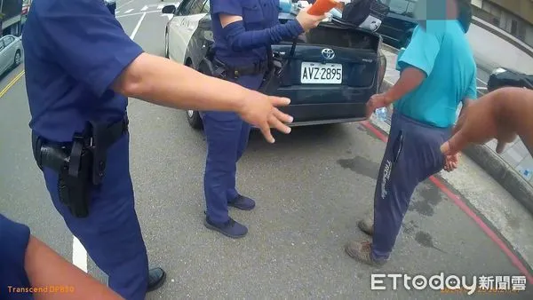 ▲▼鼓山酒駕             。（圖／記者陳宏瑞翻攝）