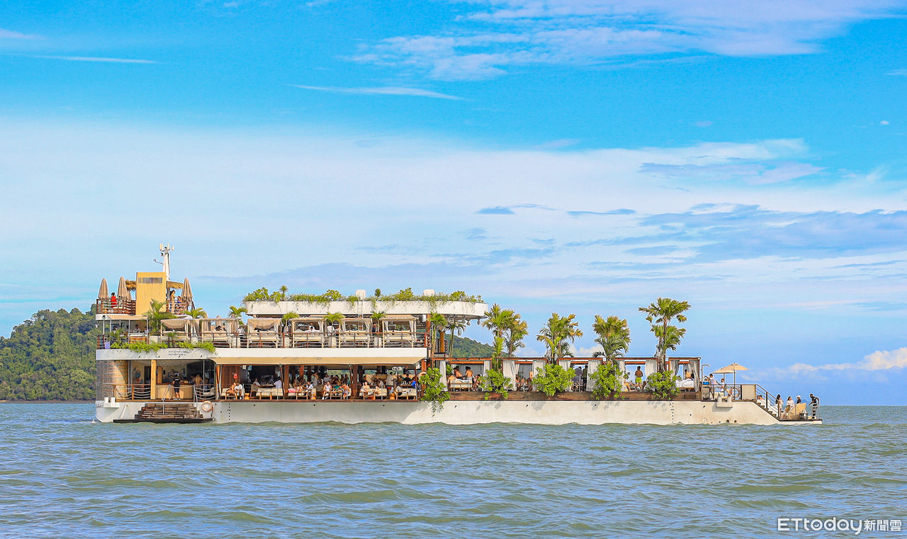 ▲▼泰國普吉島YONA海灘俱樂部(Yona Beach Club) ，世界上第一個漂浮海灘俱樂部。（圖／記者蔡玟君攝）
