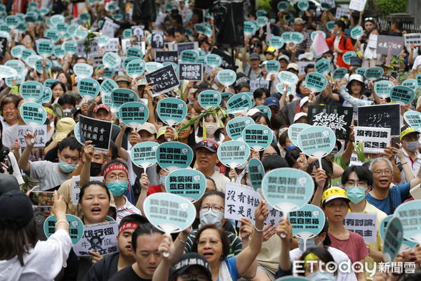 ▲5/24立法院外抗議，現場超過3萬人。（圖／記者湯興漢攝） 