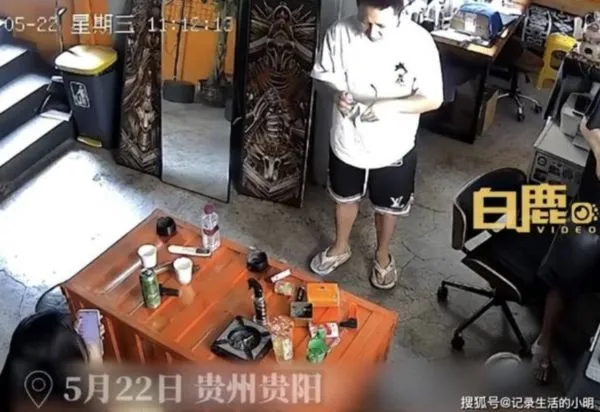 ▲▼陸17歲妹「肚臍想刺男友名」　刺青店老闆拒刺趕人：妳長大會後悔。（圖／翻攝微博）