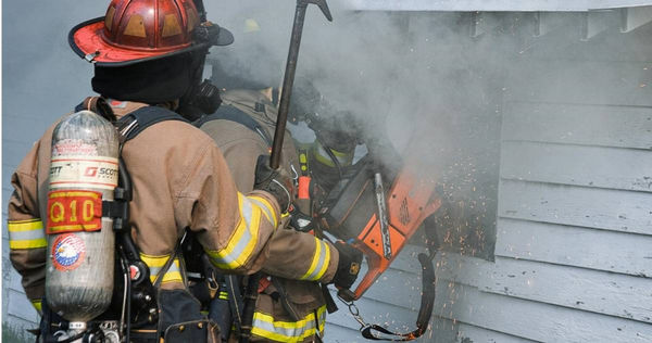 消防局指出，遇到火災時，應立即以關門、避難或逃生為最高原則。（示意圖／翻攝Pexels）
