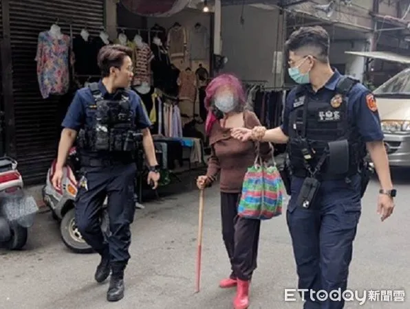 ▲印尼籍新住民迷途市場，警方到場協助。（圖／龜山警分局提供）