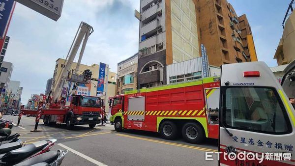 ▲▼彰化市中正路火警，1男墜樓。（圖／記者唐詠絮翻攝）