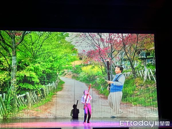 ▲▼紙風車劇團特地將馬祖音樂家張龍雲的故事編排入戲。（圖／記者林育綾攝）