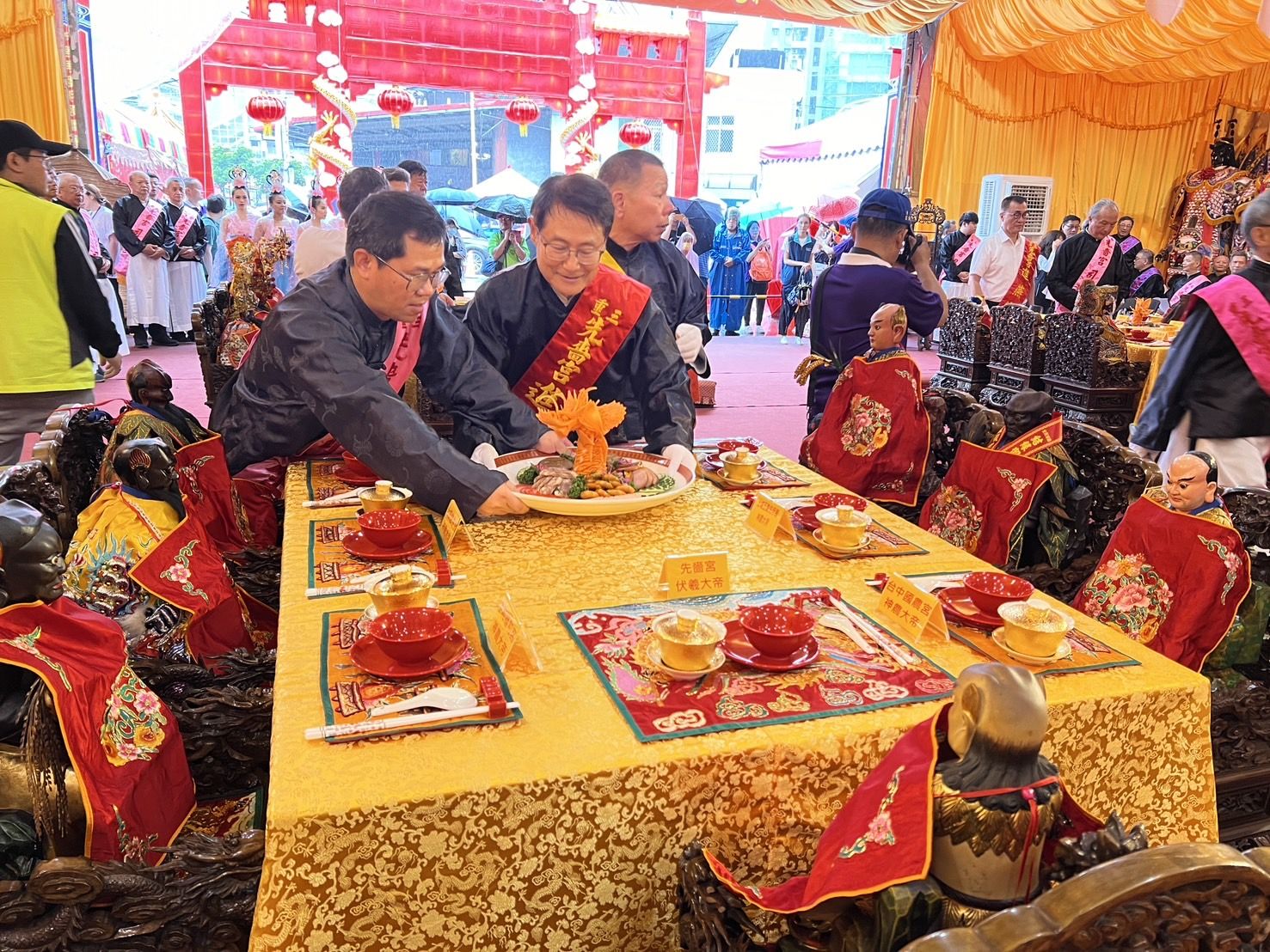 ▲先嗇宮神農大帝祀酒御宴祝壽。（圖／新北市民政局提供）