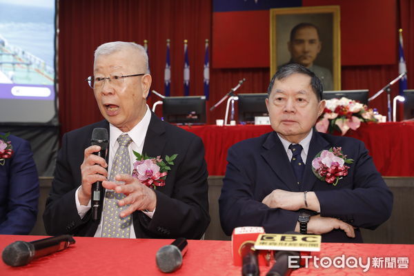 ▲▼左起：裕民航運股份有限公司總經理王書吉、董事長徐旭東。（圖／記者湯興漢攝）