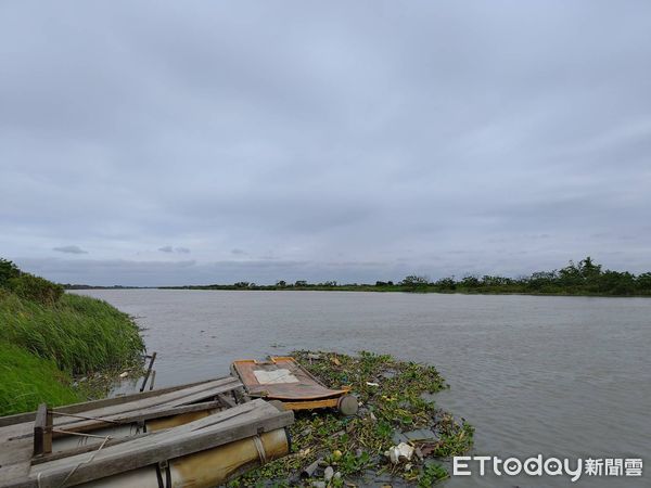 ▲▼嘉義縣六腳鄉松山橋下傳出浮屍。（圖／記者翁伊森翻攝）