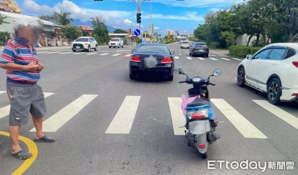 ▲枋山鄉自小客車與機車交通事故            。（圖／記者陳崑福翻攝）