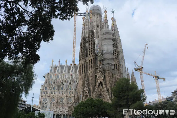 ▲巴塞隆納,聖家堂,蒙特惠奇山 (Montjuic) 。（圖／記者彭懷玉攝）