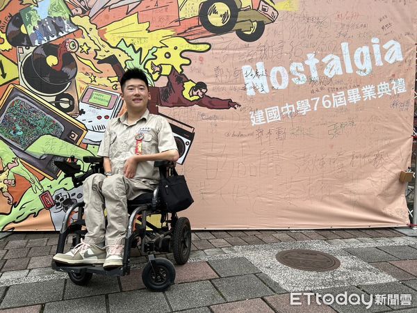 ▲顧文凱學測考了4科滿級分，不靠身障加分就錄取台大財金系。（圖／顧文凱提供）