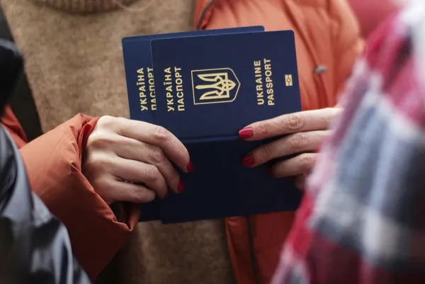 ▲▼烏克蘭護照,烏克蘭國籍。（圖／VCG）