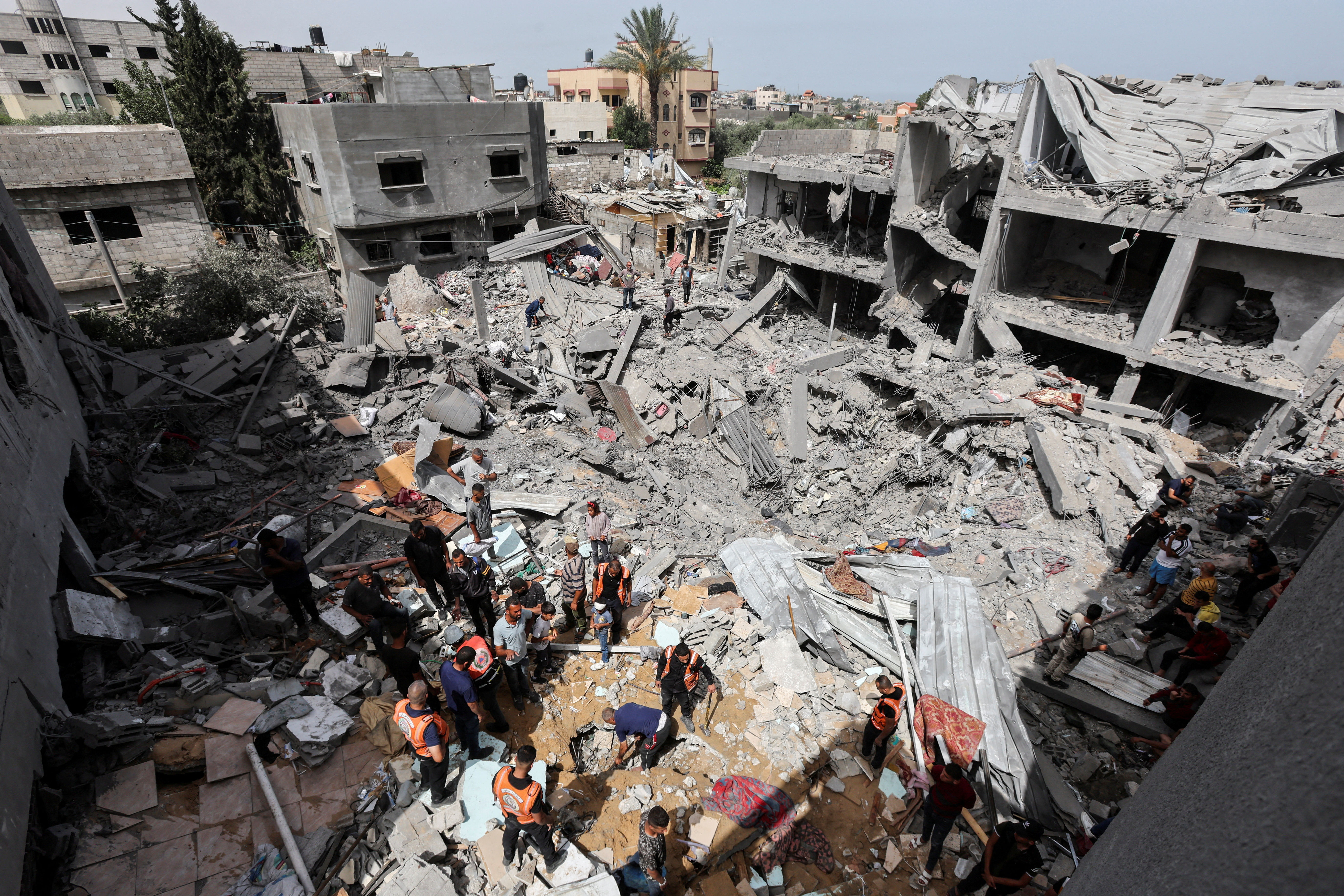 ▲▼ 以色列6日凌晨空襲加薩紐瑟拉特（Nuseirat）地區一所由聯合國近東巴勒斯坦難民救濟工作署（UNRWA）經營的學校導致40人死亡。（圖／路透）