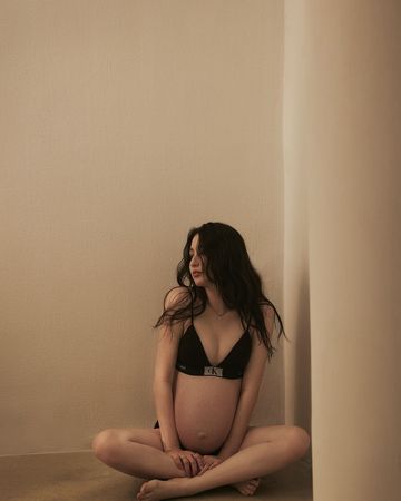 ▲▼MEI MEI懷4寶，挺9月肚拍孕婦寫真。（圖／翻攝自IG）