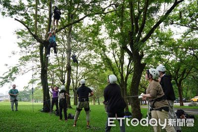 暨大開設微型創業提案課 讓學生爬上樹頂學習創業家精神