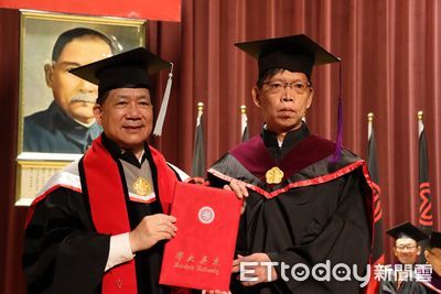 冤案平反蘇建和「53歲首次參加畢業典禮」 完成東吳人權碩士學程