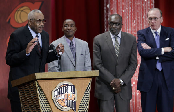 ▲▼沃克（左）2012年入選奈史密斯籃球名人堂            。（圖／達志影像／美聯社）