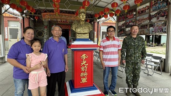 ▲▼       戰神將軍分身 梁修身端午祭拜李光前將軍金門軍神      。（圖／記者林名揚翻攝）