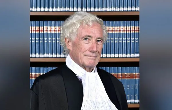 ▲▼香港前終審法院非常任法官的岑耀信（Jonathan Sumption）。（圖／翻攝香港法院）