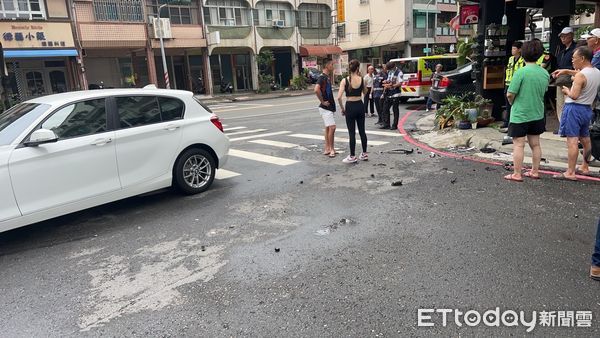 ▲▼左營車禍             。（圖／記者陳宏瑞攝）