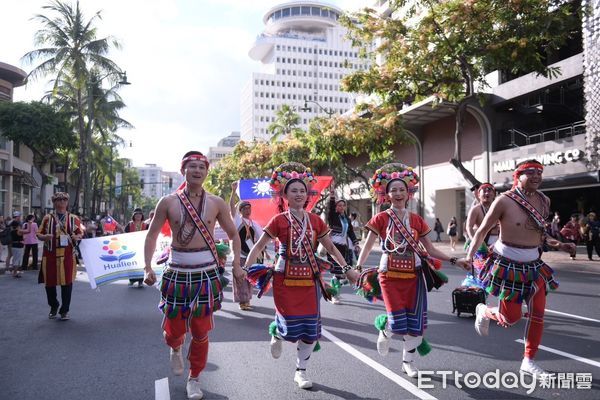 ▲▼花蓮參訪團隊於受邀參與夏威夷「泛太平洋慶祝大會遊行。（圖／花蓮縣政府提供，下同）