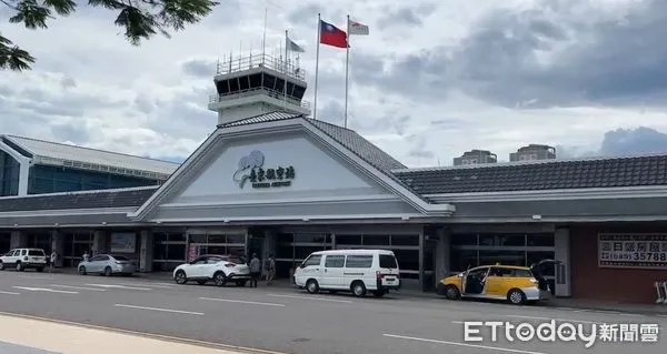 ▲臺東飛台北機票售價直逼台北飛澳門。（圖／記者楊漢聲翻攝）