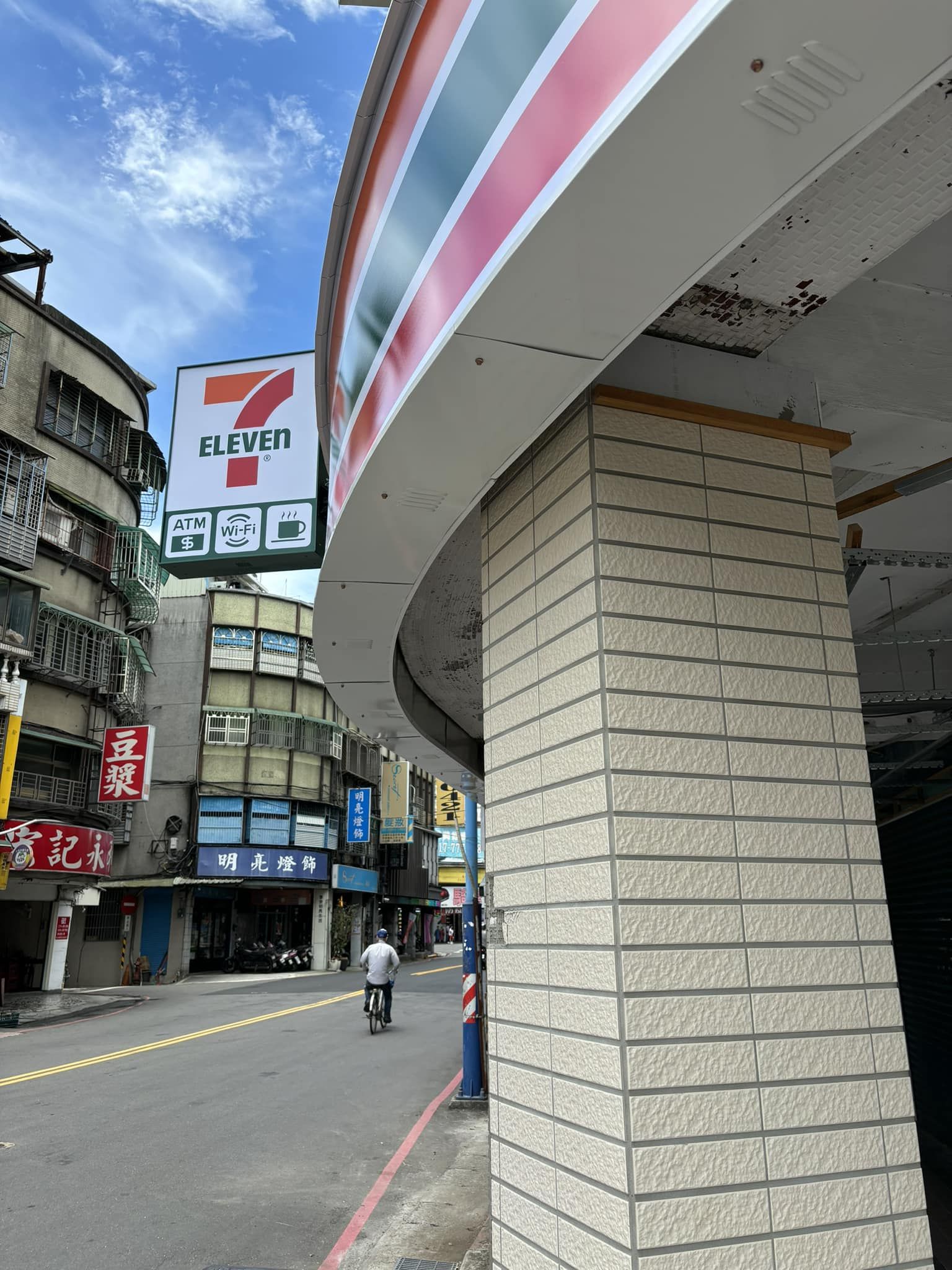 [新聞] 他驚見「7-11大改變」不習慣！全場朝聖：