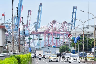 工業生產指數連9紅　製造業前11月年增11％