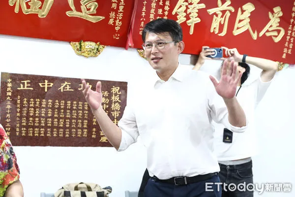 ▲民眾黨立委黃國昌推廣樂活有氧銀髮課程。（圖／記者林敬旻攝）