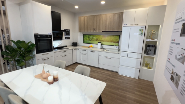 ▲▼Panasonic,台灣國際室內設計博覽會,都會宅,適齡宅,抗菌木地板,的空氣清淨機,健康浴座,自動洗淨馬桶,頂側雙吸式排油煙機,IoT開關。（圖／記者姜國輝攝）