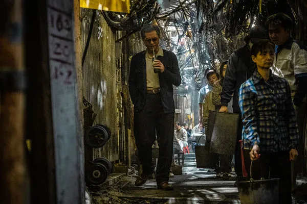 ▲《九龍城寨之圍城》古天樂、洪金寶、伍允龍。（圖／華映提供）