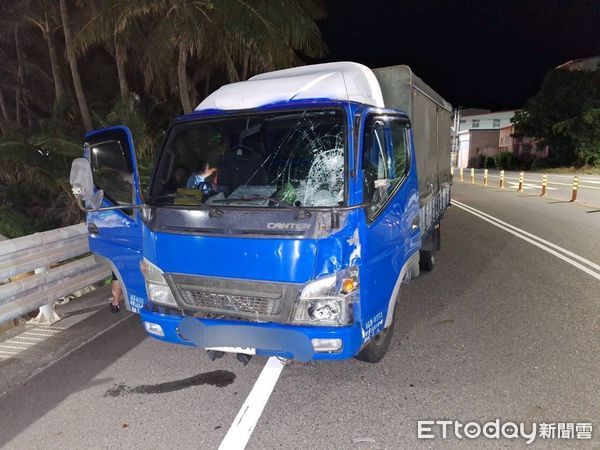 ▲▼    台東男子橫越馬路連遭2車撞及，送醫搶救不治         。（圖／記者楊漢聲翻攝）