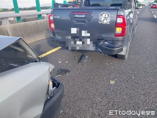 ▲▼國道一號連2車禍。（圖／記者林東良翻攝）