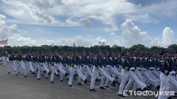 ▲▼黃埔建軍百年校慶女兵正步，首次即終次。（圖／記者杜冠霖攝）