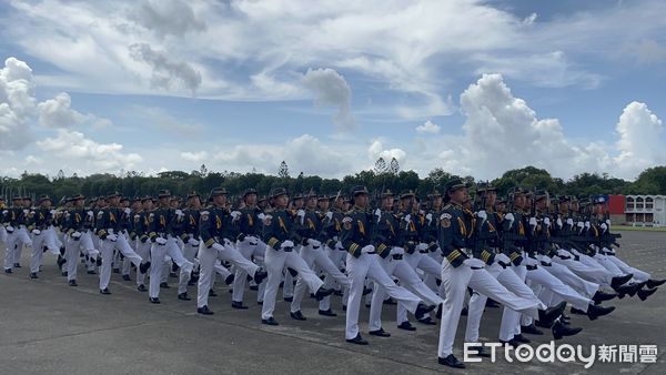 ▲▼黃埔建軍百年校慶女兵正步，首次即終次。（圖／記者杜冠霖攝）