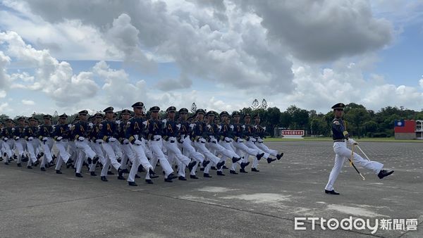 ▲▼黃埔建軍百年校慶閱兵儀式踢正步。（圖／記者杜冠霖攝）