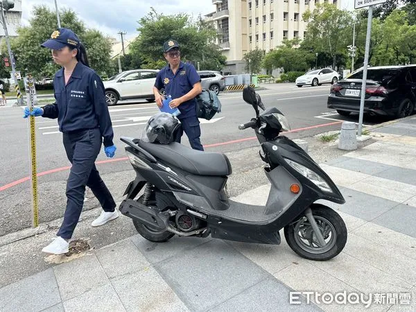 ▲▼ 台體大校門口前車禍，女騎士四肢變形慘死 。（圖／記者許權毅攝）