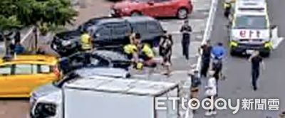 19歲BMW男開「輔助駕駛」衝進楊梅休息站　連撞7車3傷畫面曝光